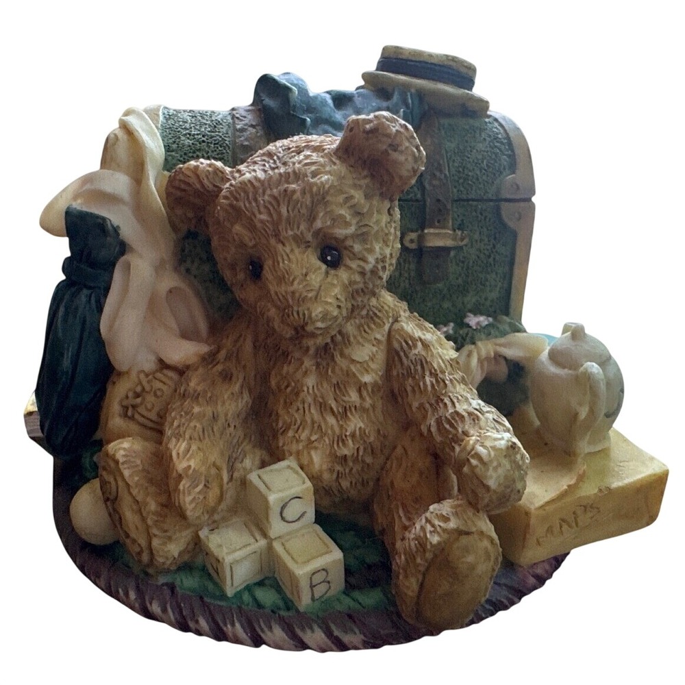 Vintage Ganz Grandmas Attic Balderdash Teddy Bear Trunk Figurine 1993 TT109